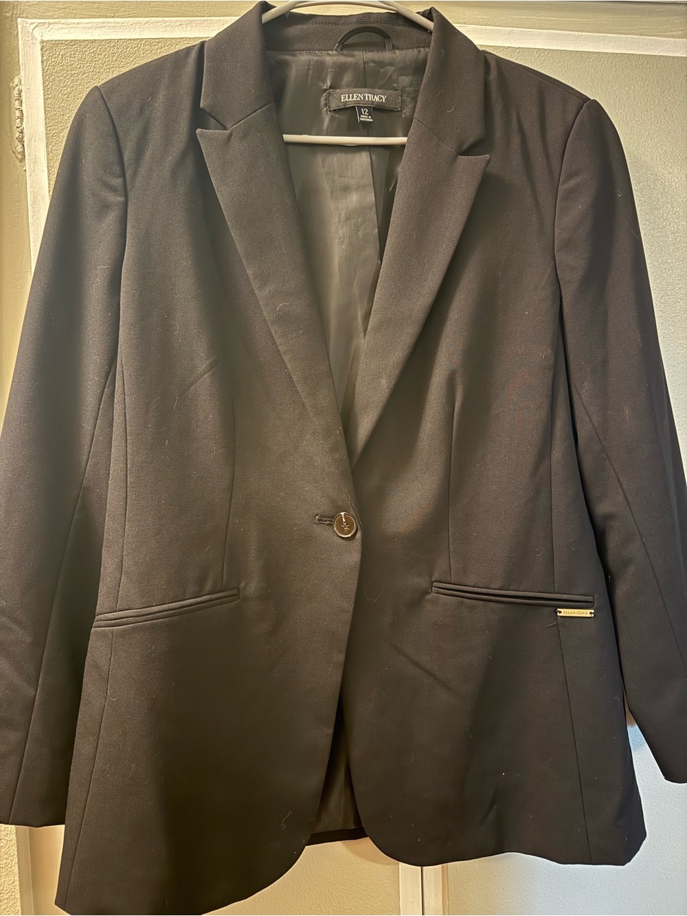 Ellen Tracy Black Single-Button Blazer